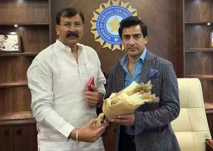 अरविंद ने BCCI अध्यक्ष से मुलाकात की, J&K में खेलों को बढ़ावा देने पर चर्चा की अरविंद ने BCCI अध्यक्ष से मुलाकात की, J&K में खेलों को बढ़ावा देने पर चर्चा की