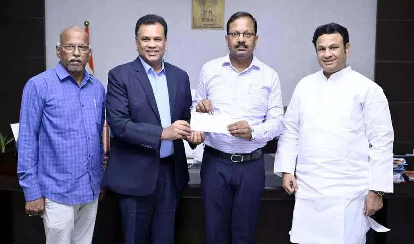 पूर्व विधायक बिगाला ने Maclure स्कूल को 1 करोड़ रुपये दान किए पूर्व विधायक बिगाला ने Maclure स्कूल को 1 करोड़ रुपये दान किए