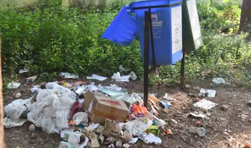 Warangal कलेक्ट्रेट में सफाई व्यवस्था अव्यवस्थित है.. अधिकारी परवाह नहीं कर रहे Warangal कलेक्ट्रेट में सफाई व्यवस्था अव्यवस्थित है.. अधिकारी परवाह नहीं कर रहे