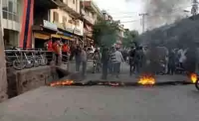 Pakistan में विरोध और अशांति के हालात, नियंत्रण कमजोर पड़ने के संकेत Pakistan में विरोध और अशांति के हालात, नियंत्रण कमजोर पड़ने के संकेत