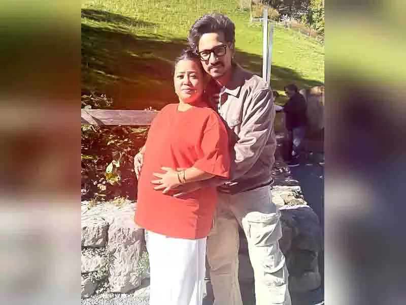 माँ बनने वाली भारती सिंह ने स्विट्जरलैंड में दिखाया अपना बेबी बंप माँ बनने वाली भारती सिंह ने स्विट्जरलैंड में दिखाया अपना बेबी बंप
