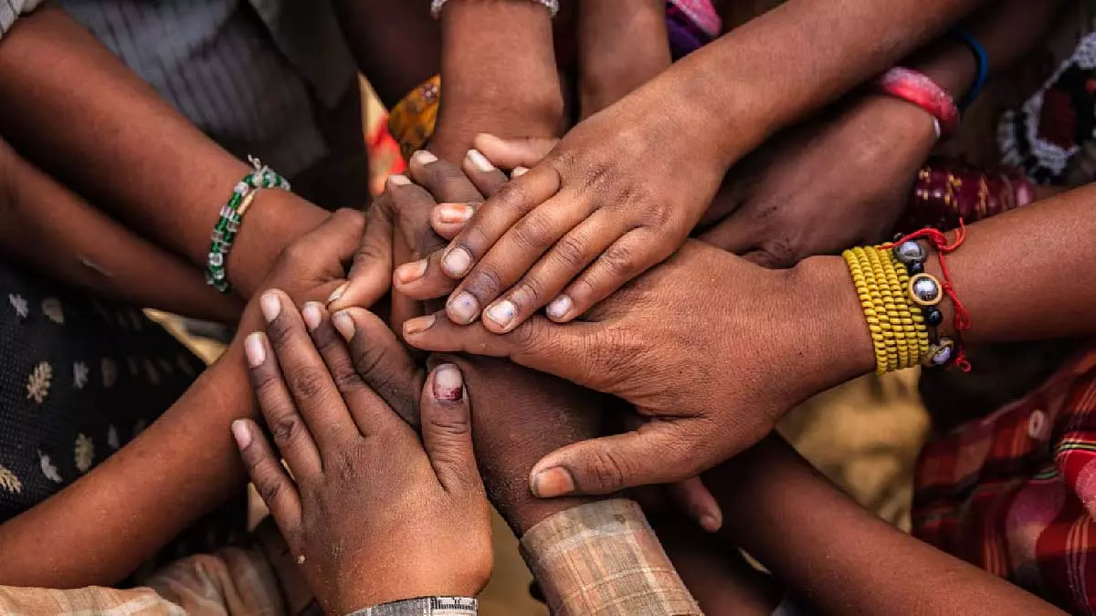 ट्यूमर से पीड़ित अनाथ किशोर, स्थानीय पंचायत ने मदद के लिए बढ़ाया हाथ ट्यूमर से पीड़ित अनाथ किशोर, स्थानीय पंचायत ने मदद के लिए बढ़ाया हाथ