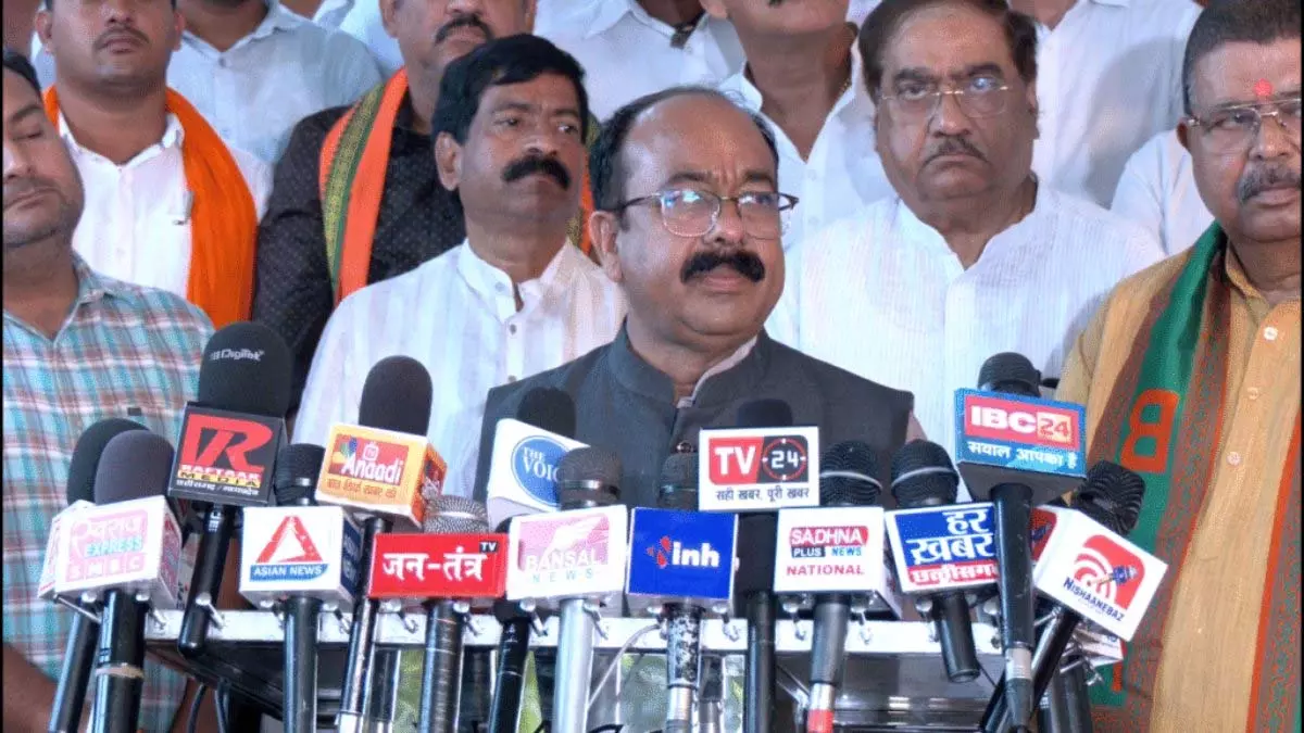उपमुख्यमंत्री अरुण साव बिहार दौरे से रायपुर लौटे, डिप्टी CM ने दिए कई अहम बयान उपमुख्यमंत्री अरुण साव बिहार दौरे से रायपुर लौटे, डिप्टी CM ने दिए कई अहम बयान