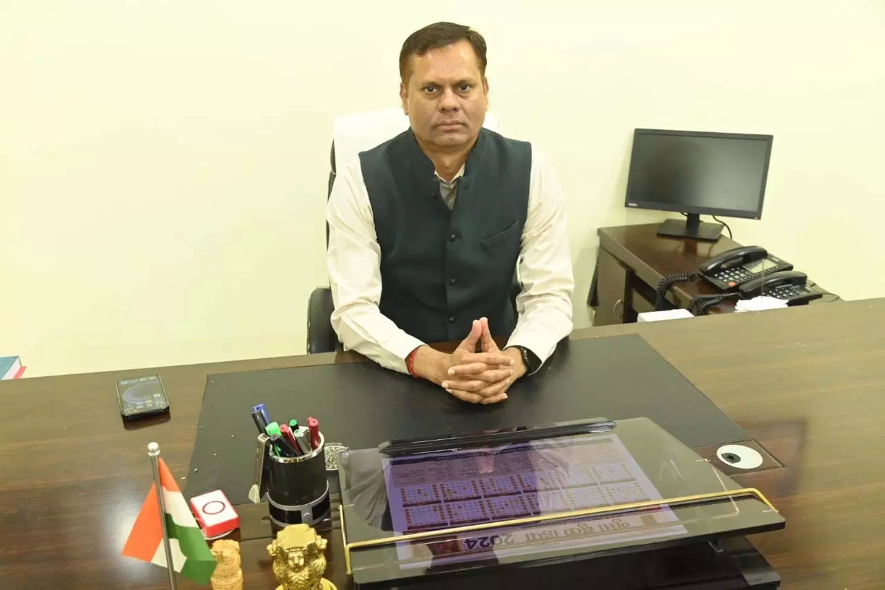 आयुर्वेद के विषय में ज्ञान जरूरी: संभागायुक्त राठौर आयुर्वेद के विषय में ज्ञान जरूरी: संभागायुक्त राठौर