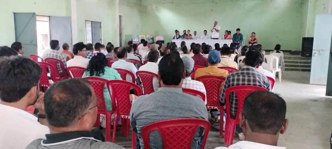 खल्लारी जोन में जोन स्तरीय समीक्षा बैठक संपन्न खल्लारी जोन में जोन स्तरीय समीक्षा बैठक संपन्न