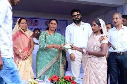 सुशासन शिविर के माध्यम से लोगों की समस्याओं का हो रहा निराकरण: गोमती साय सुशासन शिविर के माध्यम से लोगों की समस्याओं का हो रहा निराकरण: गोमती साय
