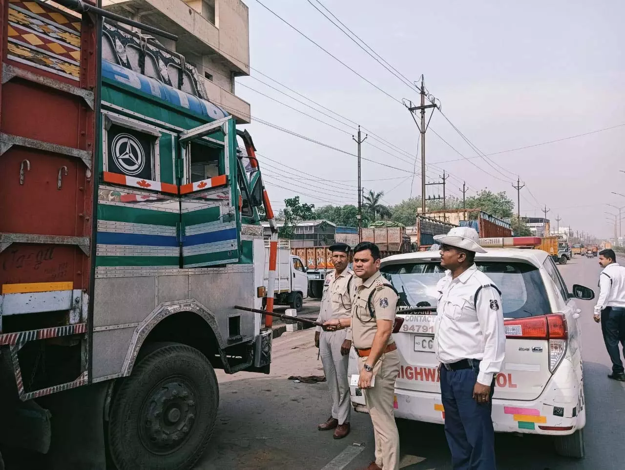 रायपुर में भारी मालवाहक वाहन शाम 5 से रात 9 बजे तक शहर में एंट्री बंद रायपुर में भारी मालवाहक वाहन शाम 5 से रात 9 बजे तक शहर में एंट्री बंद