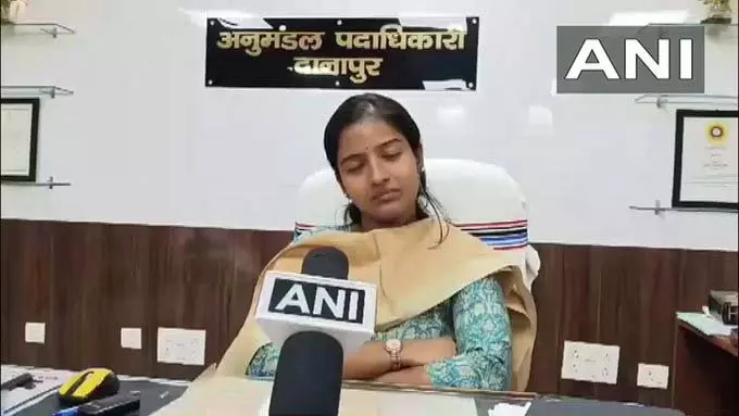 विधानसभा में नामांकन प्रक्रिया तेज, अब तक चार उम्मीदवारों ने दाखिल किए पर्चे – सुरक्षा व्यवस्था कड़ी विधानसभा में नामांकन प्रक्रिया तेज, अब तक चार उम्मीदवारों ने दाखिल किए पर्चे – सुरक्षा व्यवस्था कड़ी