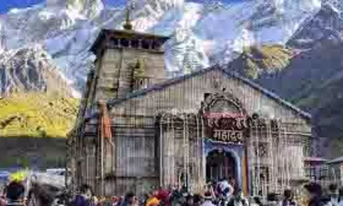 Kedarnath Yatra 2025: दूसरे चरण की यात्रा ने पकड़ी रफ्तार Kedarnath Yatra 2025: दूसरे चरण की यात्रा ने पकड़ी रफ्तार