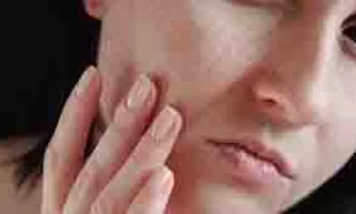 Skin Care: अगर आप अपनी त्वचा पर खुले रोमछिद्रों से परेशान हैं, तो इन घरेलू उपायों का इस्तेमाल करें