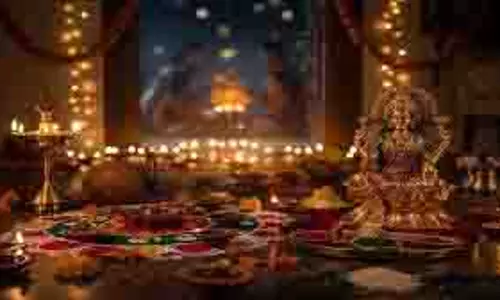 Diwali 2025: 11 काली मिर्च करेंगी कमाल, दिवाली की रात आजमाएं ये अचूक टोटके और पाएं बरकत Diwali 2025: 11 काली मिर्च करेंगी कमाल, दिवाली की रात आजमाएं ये अचूक टोटके और पाएं बरकत