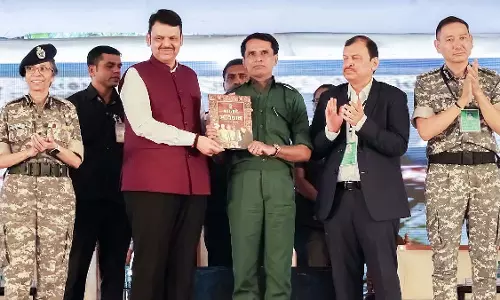 Maharashtra : सरकार 61 सरेंडर माओवादियों के बीच पुनर्वास पैकेज के तहत ₹3 करोड़ बांटेगी Maharashtra : सरकार 61 सरेंडर माओवादियों के बीच पुनर्वास पैकेज के तहत ₹3 करोड़ बांटेगी