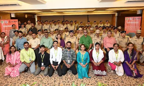 मुंबई RPF अधिकारियों को बाल सुरक्षा में शानदार भूमिका के लिए सम्मानित किया गया मुंबई RPF अधिकारियों को बाल सुरक्षा में शानदार भूमिका के लिए सम्मानित किया गया