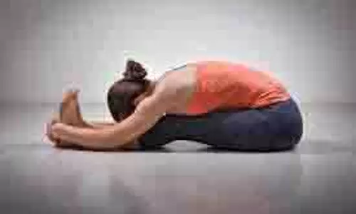 Yoga For Belly Fat: पेट की चर्बी को कम करने के लिए करें ये योगासन, जानें तरीका Yoga For Belly Fat: पेट की चर्बी को कम करने के लिए करें ये योगासन, जानें तरीका