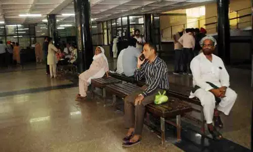 Punjab: सर्दी और प्रदूषण से अस्थमा और हृदय रोगियों के लिए दोहरा खतरा Punjab: सर्दी और प्रदूषण से अस्थमा और हृदय रोगियों के लिए दोहरा खतरा