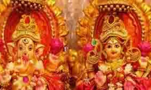 Diwali 2025: श्री लक्ष्मी-गणेश की पुरानी मूर्तियों का क्या करें, दिवाली पूजा से जुड़ा ये जरूरी नियम जान लें Diwali 2025: श्री लक्ष्मी-गणेश की पुरानी मूर्तियों का क्या करें, दिवाली पूजा से जुड़ा ये जरूरी नियम जान लें