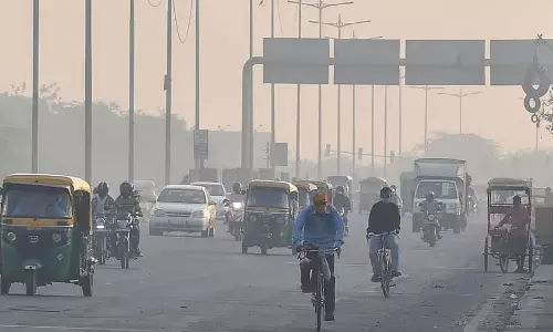 Delhi में हवा की क्वालिटी खराब बनी हुई है, न्यूनतम तापमान में थोड़ी गिरावट आई है