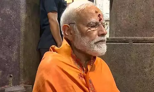 PM Modi ने श्रीशैलम मल्लिकार्जुन मंदिर में पूजा की PM Modi ने श्रीशैलम मल्लिकार्जुन मंदिर में पूजा की