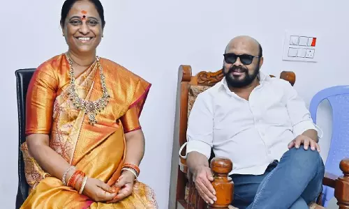 Telangana मंत्री के घर हाई वोल्टेज घटना, OSD की गिरफ्तारी का दबाव