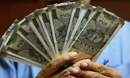 पंचायत पेंशन का पैसा बचाने के लिए PEO नाले में कूदा; हिम्मत वाले किसान ने लुटेरों को भगाया