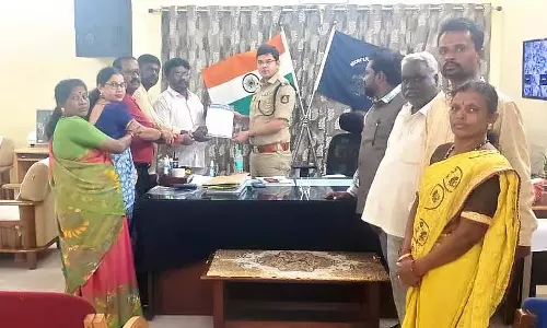 Kolar : जिला बाल संरक्षण अधिकारी के खिलाफ कार्रवाई की मांग