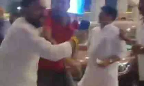 Patna एयरपोर्ट पर हंगामा, टिकट बंटवारे को लेकर कांग्रेस में भिड़ंत