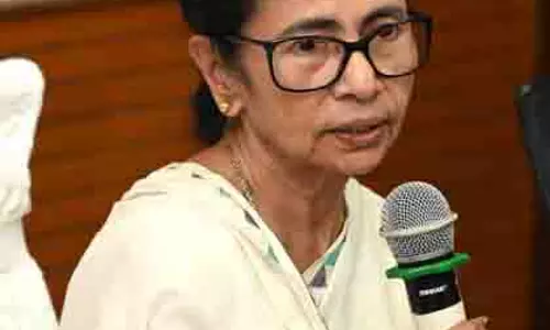 Mamata Banerjee: बंगाल में 7 करोड़ से अधिक लोगों को हर महीने मुफ्त राशन Mamata Banerjee: बंगाल में 7 करोड़ से अधिक लोगों को हर महीने मुफ्त राशन