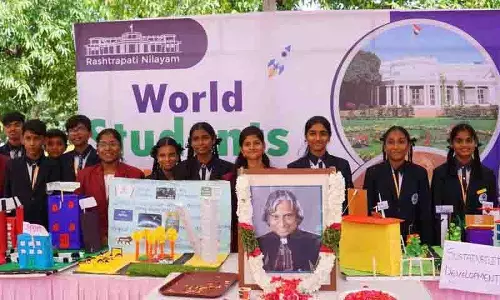 Hyderabad: राष्ट्रपति निलयम ने विकसित भारत@2047 शोकेस के साथ विश्व छात्र दिवस मनाया Hyderabad: राष्ट्रपति निलयम ने विकसित भारत@2047 शोकेस के साथ विश्व छात्र दिवस मनाया