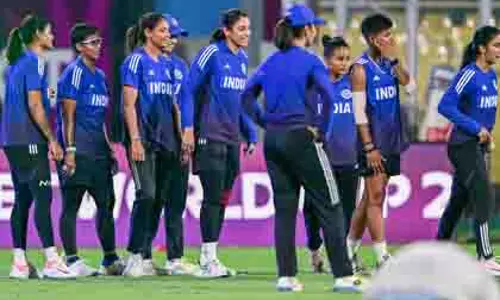 टीम इंडिया ने इंग्लैंड मैच से पहले फील्डिंग पर किया खास फोकस टीम इंडिया ने इंग्लैंड मैच से पहले फील्डिंग पर किया खास फोकस