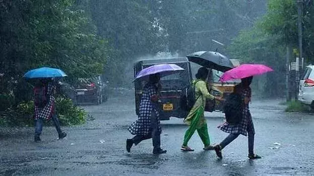 kerala में भारी बारिश का खतरा, तीन जिलों में ऑरेंज अलर्ट जारी kerala में भारी बारिश का खतरा, तीन जिलों में ऑरेंज अलर्ट जारी