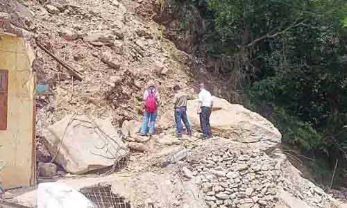 सर्दी का मौसम, Kullu भूस्खलन पीड़ितों को सहायता की सख्त जरूरत सर्दी का मौसम, Kullu भूस्खलन पीड़ितों को सहायता की सख्त जरूरत