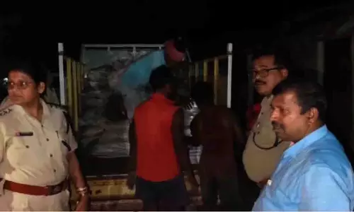 Baripada में अवैध पटाखा निर्माण पर बड़ी कार्रवाई, विस्फोटक जब्त Baripada में अवैध पटाखा निर्माण पर बड़ी कार्रवाई, विस्फोटक जब्त