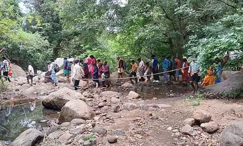 लगातार बारिश: तीर्थयात्रियों के चतुरगिरी में 21 अक्टूबर तक ट्रेकिंग पर बैन लगातार बारिश: तीर्थयात्रियों के चतुरगिरी में 21 अक्टूबर तक ट्रेकिंग पर बैन