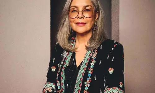 जीनत अमान ने भावुक पोस्ट में Lifetime Achievement Award अपनी मां को समर्पित किया