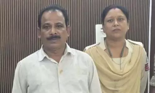 महिला यात्री के साथ बस में अश्लील हरकत करने लगा अधेड़, गिरफ्तार