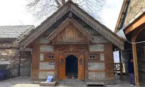 Kullu Valley के देवता संभावित आपदा को टालने के लिए बड़ी जगती का आह्वान करते हैं Kullu Valley के देवता संभावित आपदा को टालने के लिए बड़ी जगती का आह्वान करते हैं