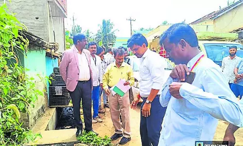 काम पर समय बर्बाद करने की ज़रूरत नहीं: डिप्टी कमिश्नर काम पर समय बर्बाद करने की ज़रूरत नहीं: डिप्टी कमिश्नर