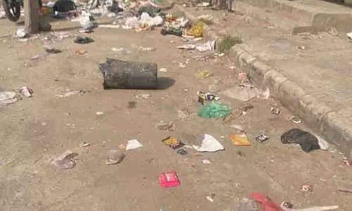 Ludhiana: दिवाली से पहले सड़कों पर पड़ा कूड़ा एक गंदी तस्वीर पेश करता है