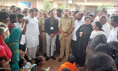लड़की की संदिग्ध मौत: तीन गिरफ्तार लड़की की संदिग्ध मौत: तीन गिरफ्तार