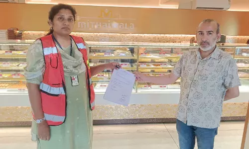 GHMC ने खाद्य सुरक्षा सुनिश्चित करने के लिए दिवाली से पहले मिठाई की दुकानों का औचक निरीक्षण किया