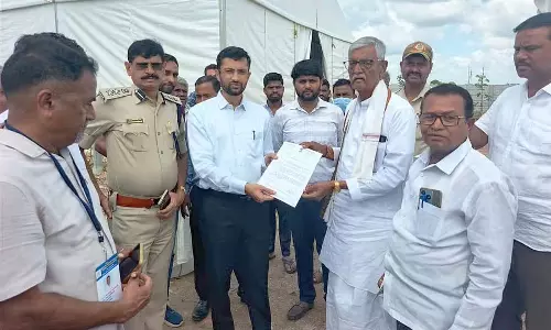राउंडवर्म वायरस से चावल को नुकसान: ₹50 हजार मुआवजे की अपील राउंडवर्म वायरस से चावल को नुकसान: ₹50 हजार मुआवजे की अपील
