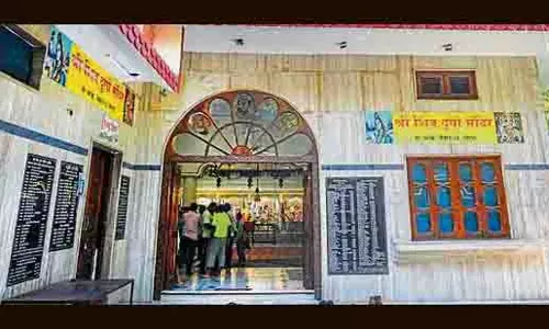 Noida सेक्टर 12 स्थित मंदिर से 5.5 किलो चांदी चोरी