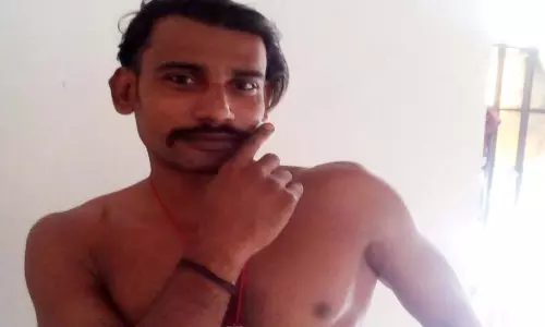 रायपुर सेंट्रल जेल से हिस्ट्रीशीटर राजा बैजड़ का वीडियो वायरल, मचा हड़कंप रायपुर सेंट्रल जेल से हिस्ट्रीशीटर राजा बैजड़ का वीडियो वायरल, मचा हड़कंप