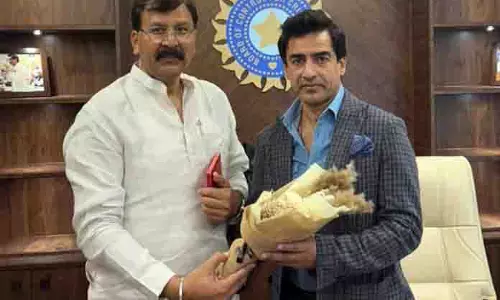 अरविंद ने BCCI अध्यक्ष से मुलाकात की, J&K में खेलों को बढ़ावा देने पर चर्चा की अरविंद ने BCCI अध्यक्ष से मुलाकात की, J&K में खेलों को बढ़ावा देने पर चर्चा की