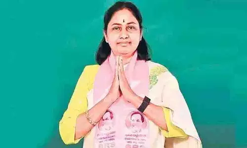 उपचुनाव प्रचार में BRS उम्मीदवार मगंती सुनीता ने शुरुआती बढ़त हासिल की उपचुनाव प्रचार में BRS उम्मीदवार मगंती सुनीता ने शुरुआती बढ़त हासिल की