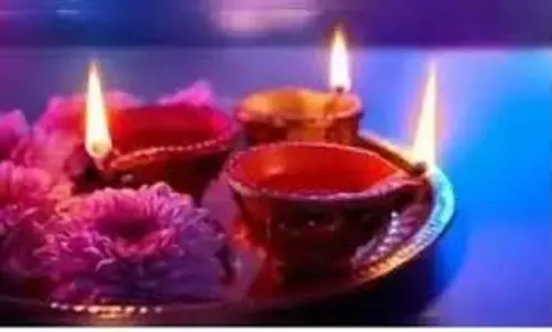 Diwali में दीपक जलाने की सही दिशा और संख्या, जानिए धार्मिक महत्व Diwali में दीपक जलाने की सही दिशा और संख्या, जानिए धार्मिक महत्व