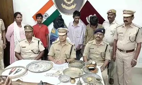 Odisha: एक महिला और उसके तीन बेटे मंदिर में चोरी के आरोप में गिरफ्तार