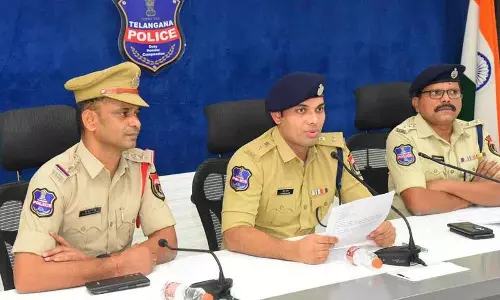 पति की हत्या में पत्नी और 5 आरोपी गिरफ्तार पति की हत्या में पत्नी और 5 आरोपी गिरफ्तार
