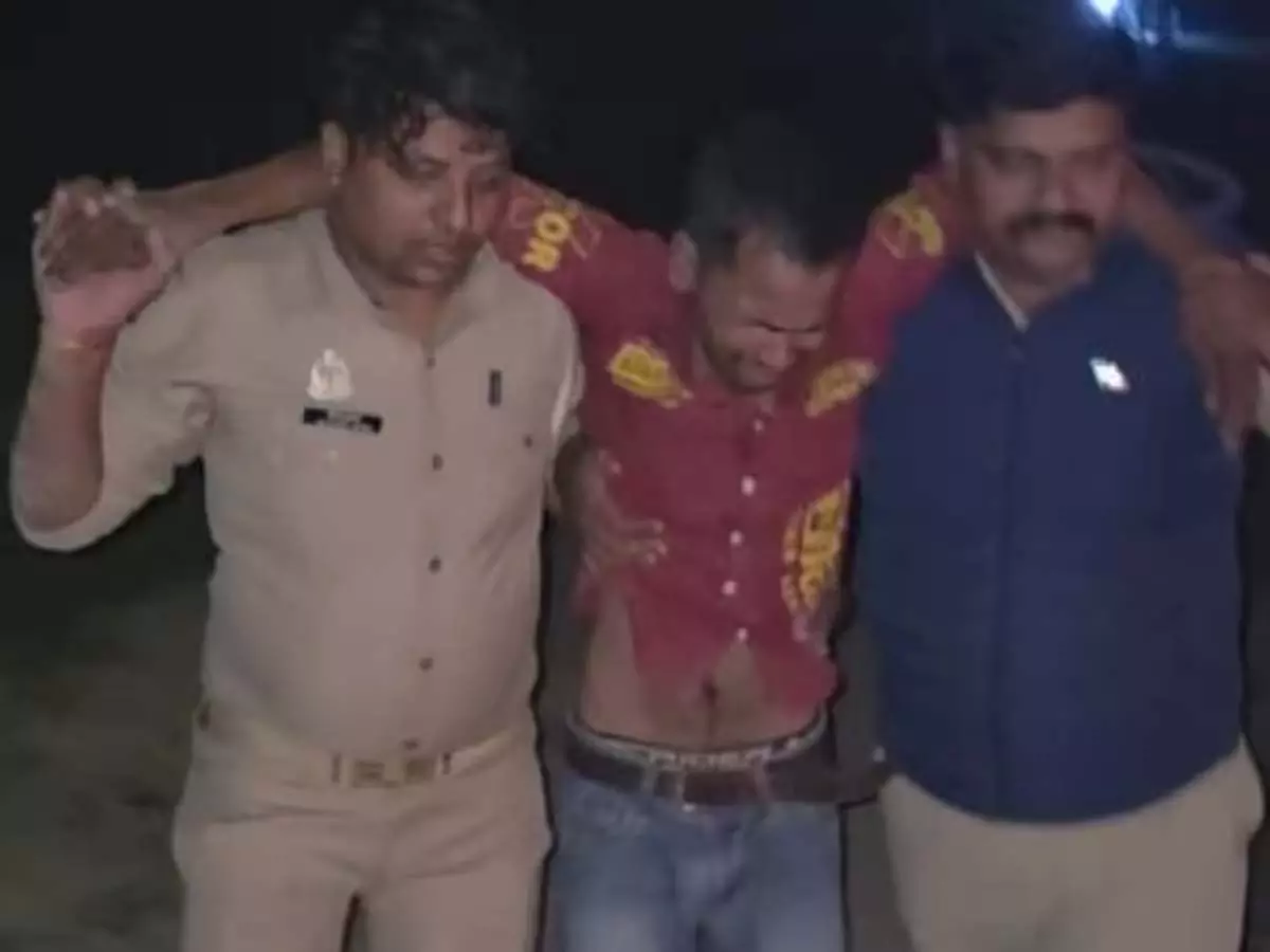 गैंगरेप के आरोपी का हाफ एनकाउंटर, हुई गिरफ्तारी गैंगरेप के आरोपी का हाफ एनकाउंटर, हुई गिरफ्तारी