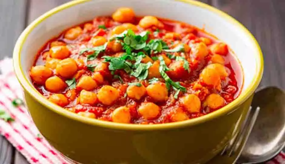 Chana Tikka Masala: घर आए मेहमान के लिए स्पेशल डिश Chana Tikka Masala: घर आए मेहमान के लिए स्पेशल डिश
